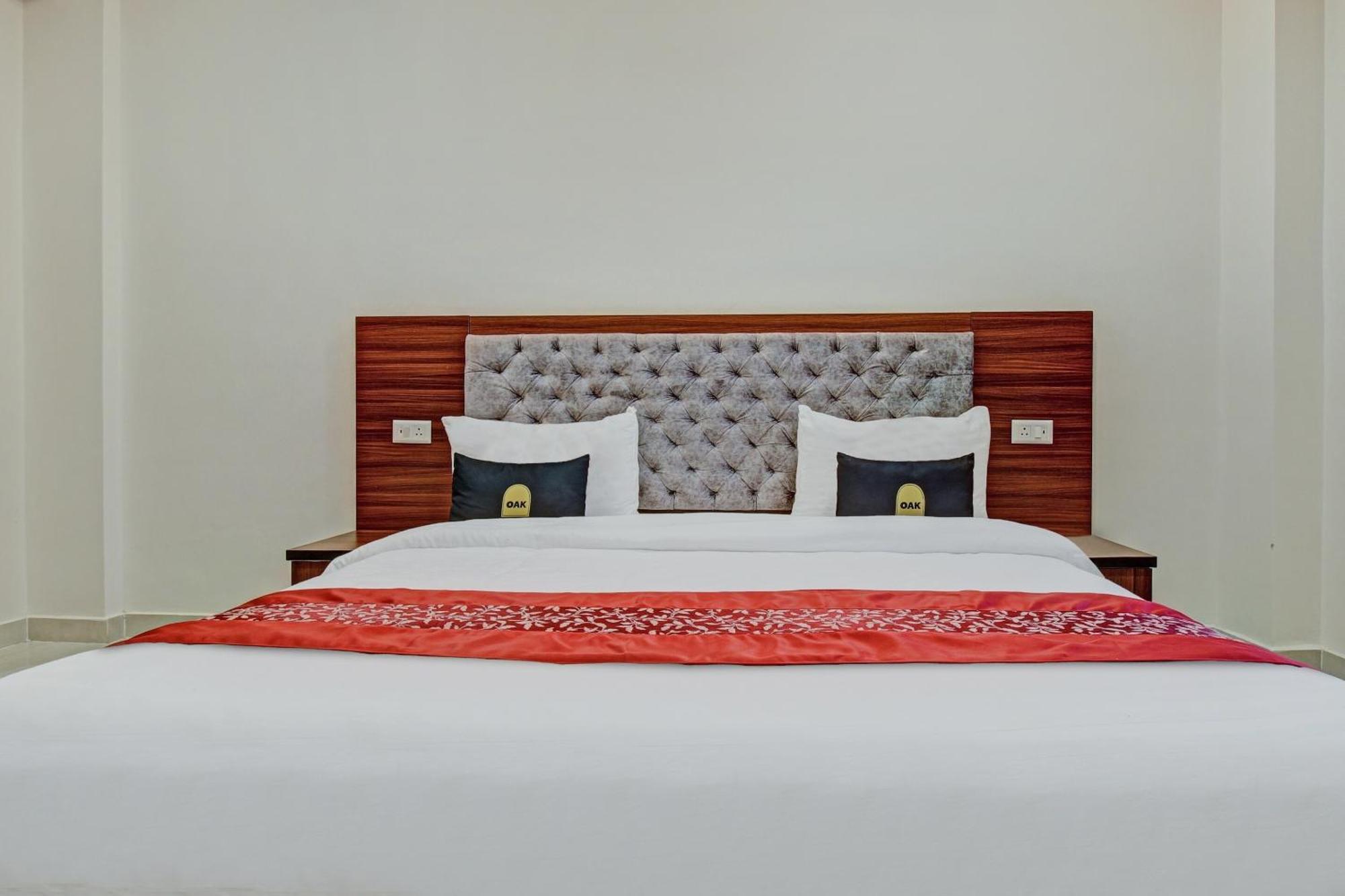 Townhouse Oak Vs Shivanya Lucknow Zewnętrze zdjęcie